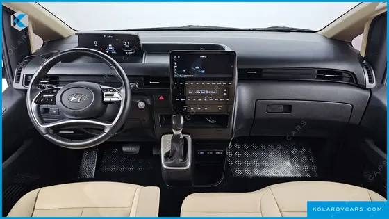 HYUNDAI STARIA TOURER 11-SEATER