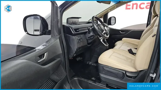 HYUNDAI STARIA TOURER 11-SEATER