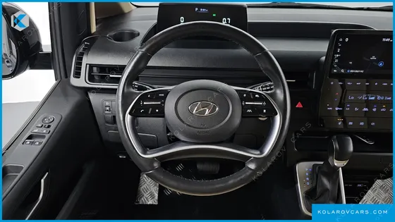 HYUNDAI STARIA TOURER 11-SEATER