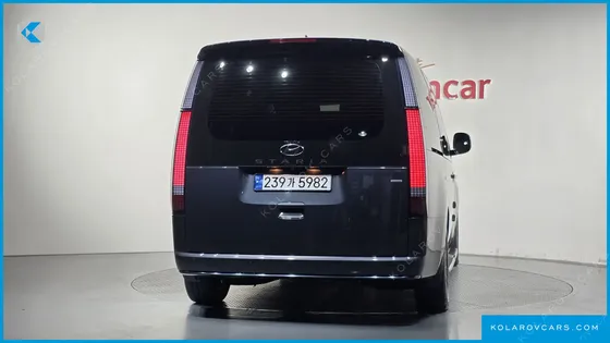 HYUNDAI STARIA 4WD LOUNGE 9-SEATER