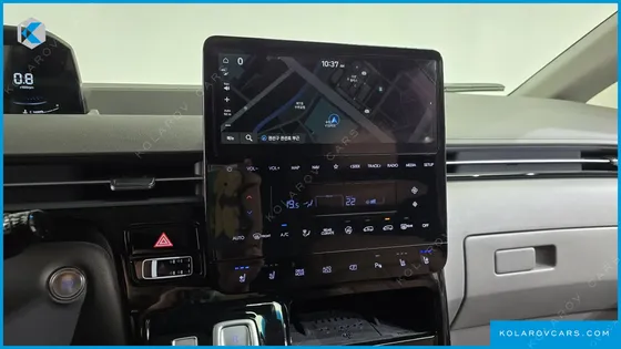HYUNDAI STARIA 4WD LOUNGE 9-SEATER