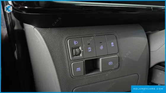HYUNDAI STARIA 4WD LOUNGE 9-SEATER