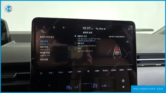 HYUNDAI STARIA 4WD LOUNGE 9-SEATER