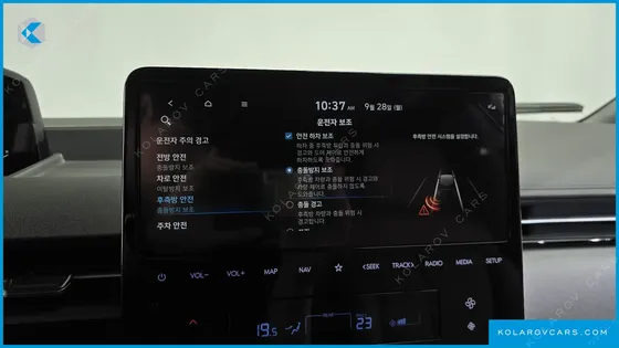 HYUNDAI STARIA 4WD LOUNGE 9-SEATER