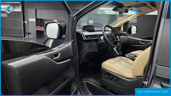 HYUNDAI STARIA CARGO 5-SEATER