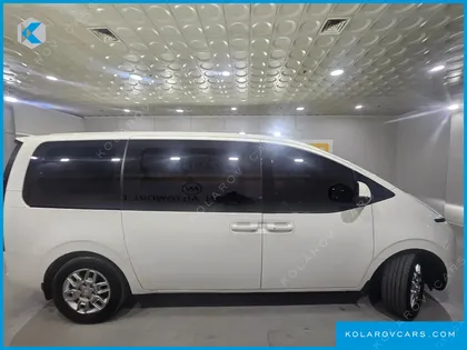 HYUNDAI STARIA TOURER 9-SEATER
