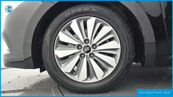 HYUNDAI GRANDEUR PREMIUM