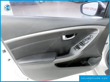 HYUNDAI I30 DIESEL 1.6 VGT UNIQUE