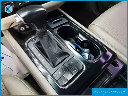 KIA CARNIVAL 11-SEATER PRESTIGE