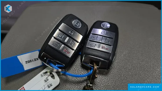 KIA CARNIVAL 11-SEATER PRESTIGE