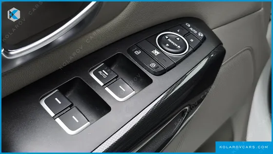 KIA CARNIVAL 11-SEATER PRESTIGE