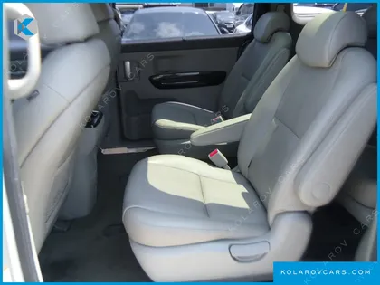 KIA CARNIVAL 9-SEATER PRESTIGE