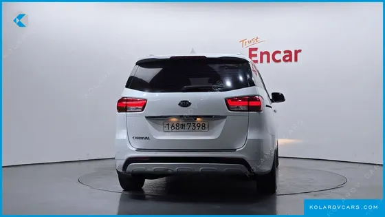 KIA CARNIVAL 9-SEATER LUXURY
