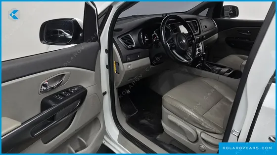KIA CARNIVAL 9-SEATER LUXURY