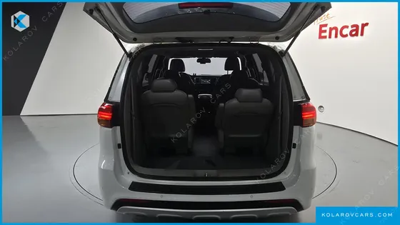 KIA CARNIVAL 9-SEATER LUXURY
