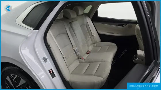 HYUNDAI GRANDEUR LE BLANC