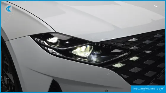 HYUNDAI GRANDEUR LE BLANC