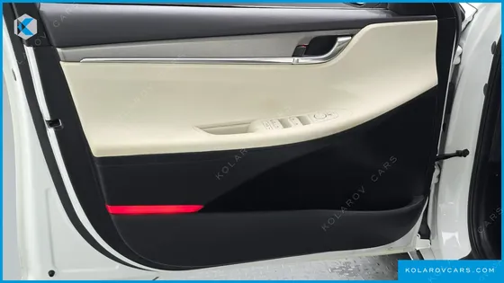 HYUNDAI GRANDEUR LE BLANC