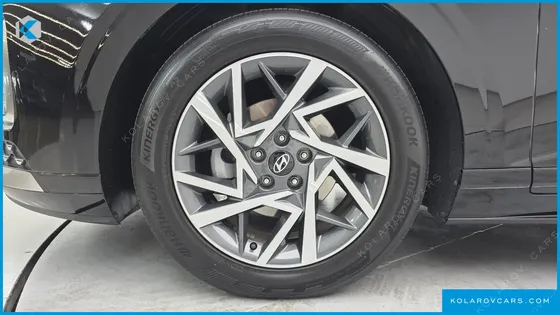 HYUNDAI GRANDEUR PREMIUM