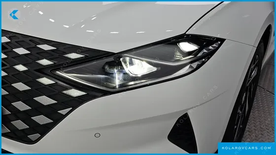 HYUNDAI GRANDEUR LE BLANC