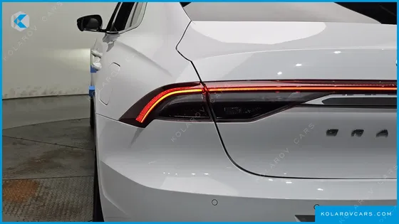 HYUNDAI GRANDEUR LE BLANC