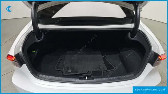 HYUNDAI GRANDEUR LE BLANC