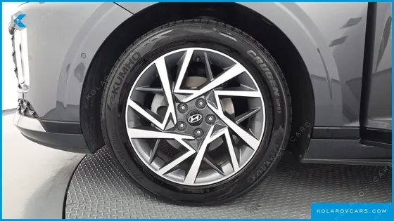 HYUNDAI GRANDEUR PREMIUM