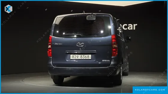 HYUNDAI STAREX 3-SEATER VAN