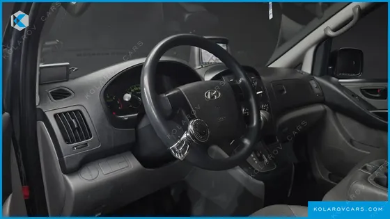 HYUNDAI STAREX 3-SEATER VAN