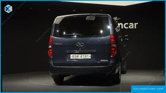 HYUNDAI STAREX 5-SEATER VAN