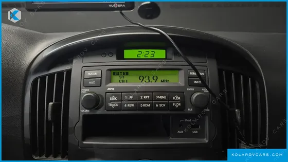 HYUNDAI STAREX 5-SEATER VAN