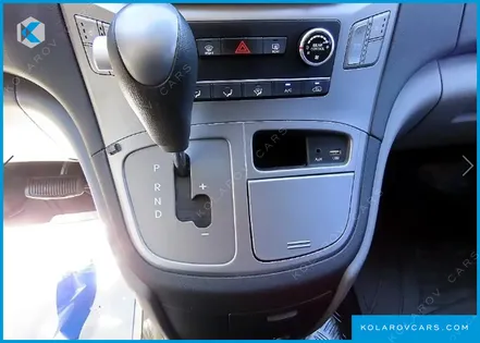 HYUNDAI STAREX 12-SEATER LPI