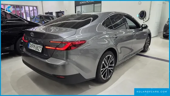 TOYOTA CAMRY 2.5 XLE HYBRID