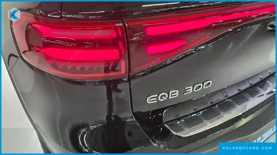MERCEDES EQB EQB300 4MATIC AMG LINE