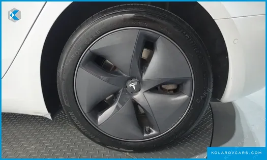 TESLA MODEL 3 STANDARD RANGE PLUE RWD