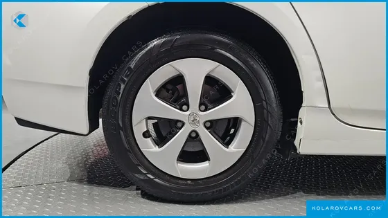 TOYOTA PRIUS 1.8 E