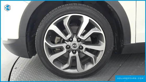 KGM - SSANGYONG TIVOLI LX 2WD