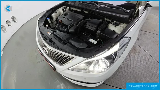 HYUNDAI GRANDEUR HG240 MODERN
