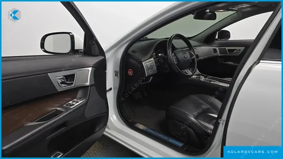 JAGUAR XF 2.0 LUXURY