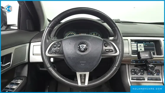 JAGUAR XF 2.0 LUXURY