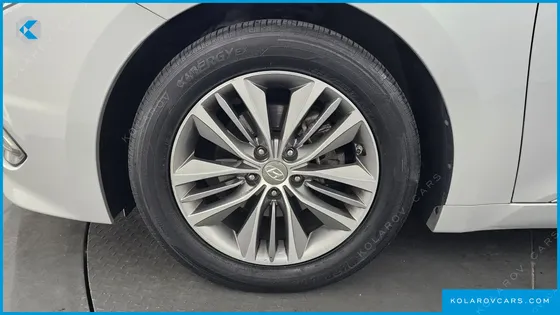 HYUNDAI GRANDEUR HG240 MODERN
