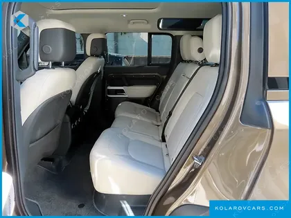 LAND ROVER DEFENDER 110 D300 HSE