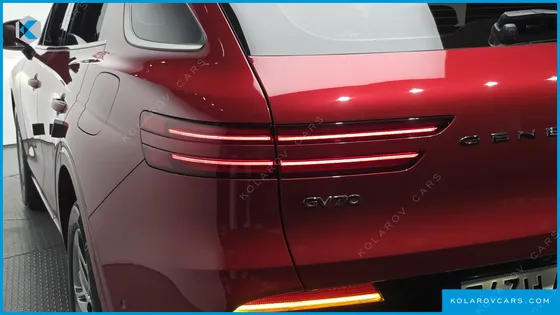 GENESIS GV70 2.5T GASOLINE 2WD