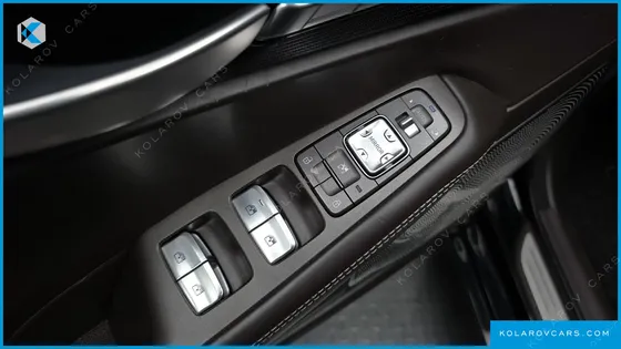 GENESIS EQ900 5.0 GDI AWD