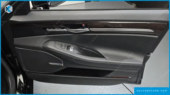 GENESIS EQ900 3.8 GDI AWD