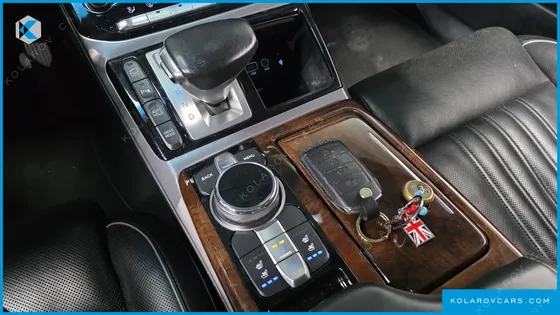 GENESIS EQ900 5.0 GDI AWD LIMOUSINE