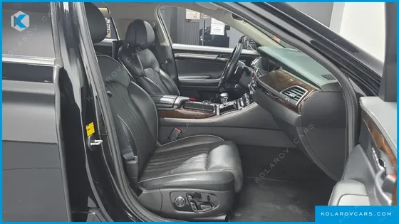 GENESIS EQ900 5.0 GDI AWD LIMOUSINE
