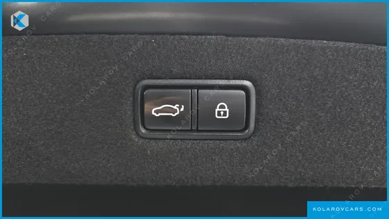 GENESIS EQ900 5.0 GDI AWD LIMOUSINE