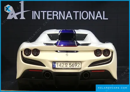 FERRARI F8 3.9 V8