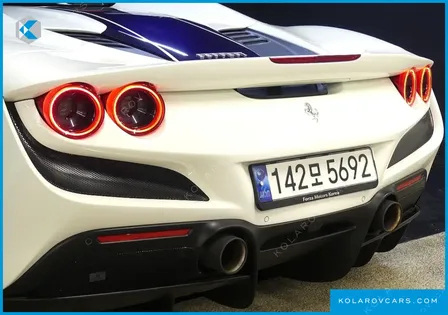 FERRARI F8 3.9 V8